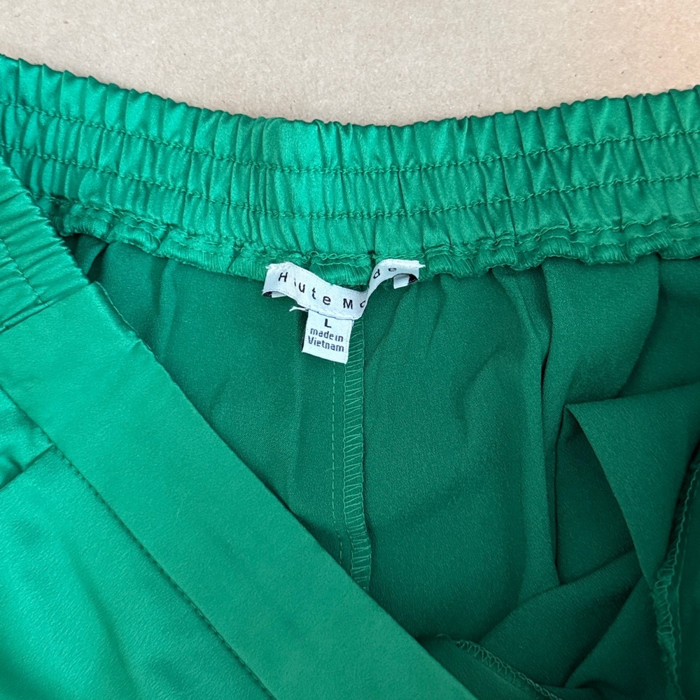 Haute Monde Green Satin Cargo Pants - Picture 3 of 4